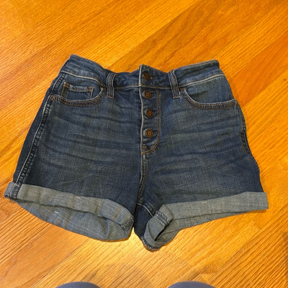 Hollister Jean Shorts - Curvy High Rise Short 3”